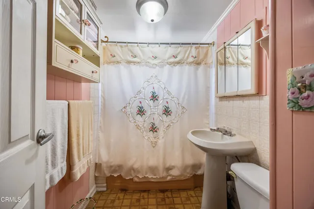 $935,000 | 1318 East Garfield Avenue, Glendale, CA 91205