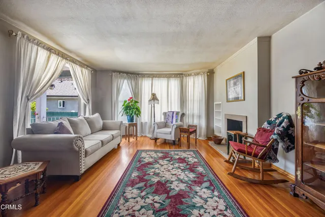 $935,000 | 1318 East Garfield Avenue, Glendale, CA 91205