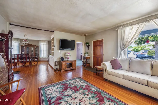 $935,000 | 1318 East Garfield Avenue, Glendale, CA 91205