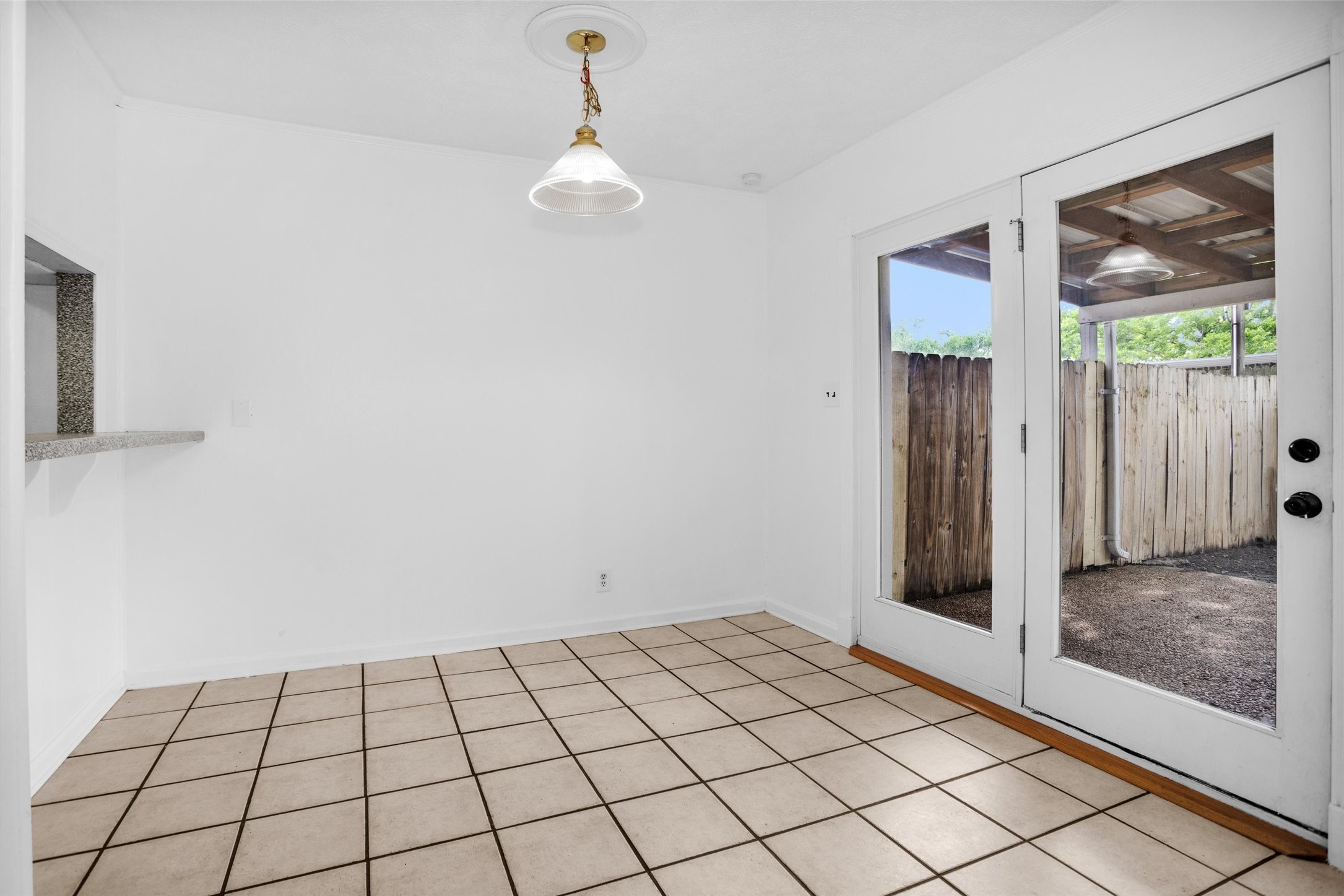 9541 Clanton Street Houston, TX 77080 - Photo 16 of 44 a view of an empty room and window