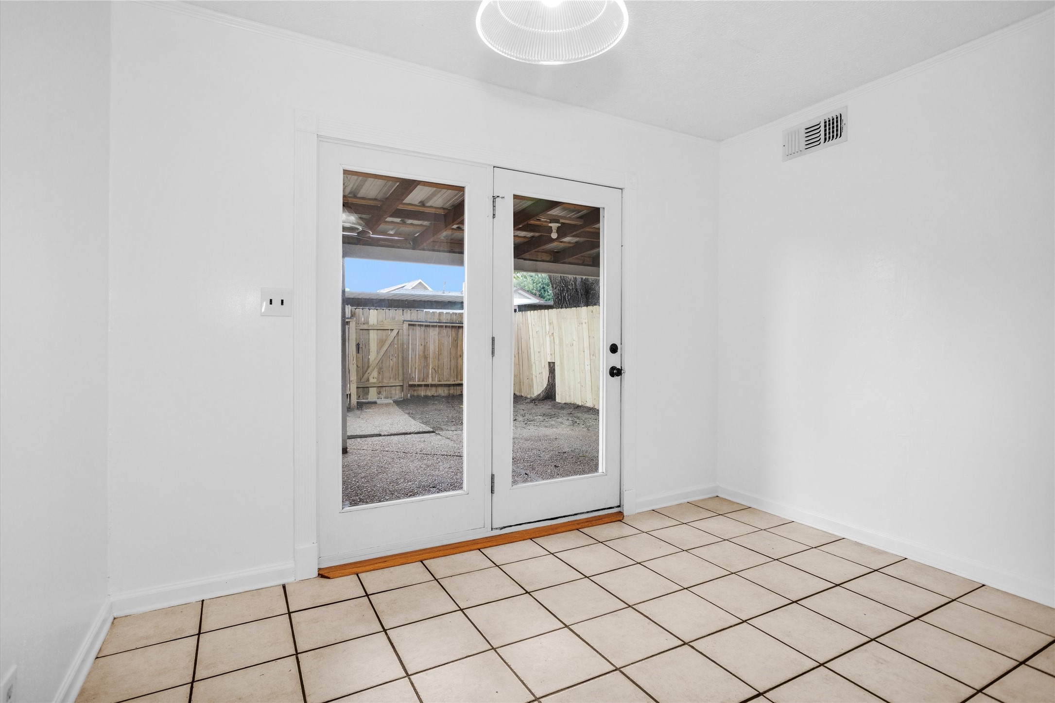 9541 Clanton Street Houston, TX 77080 - Photo 19 of 44 a view of an empty room