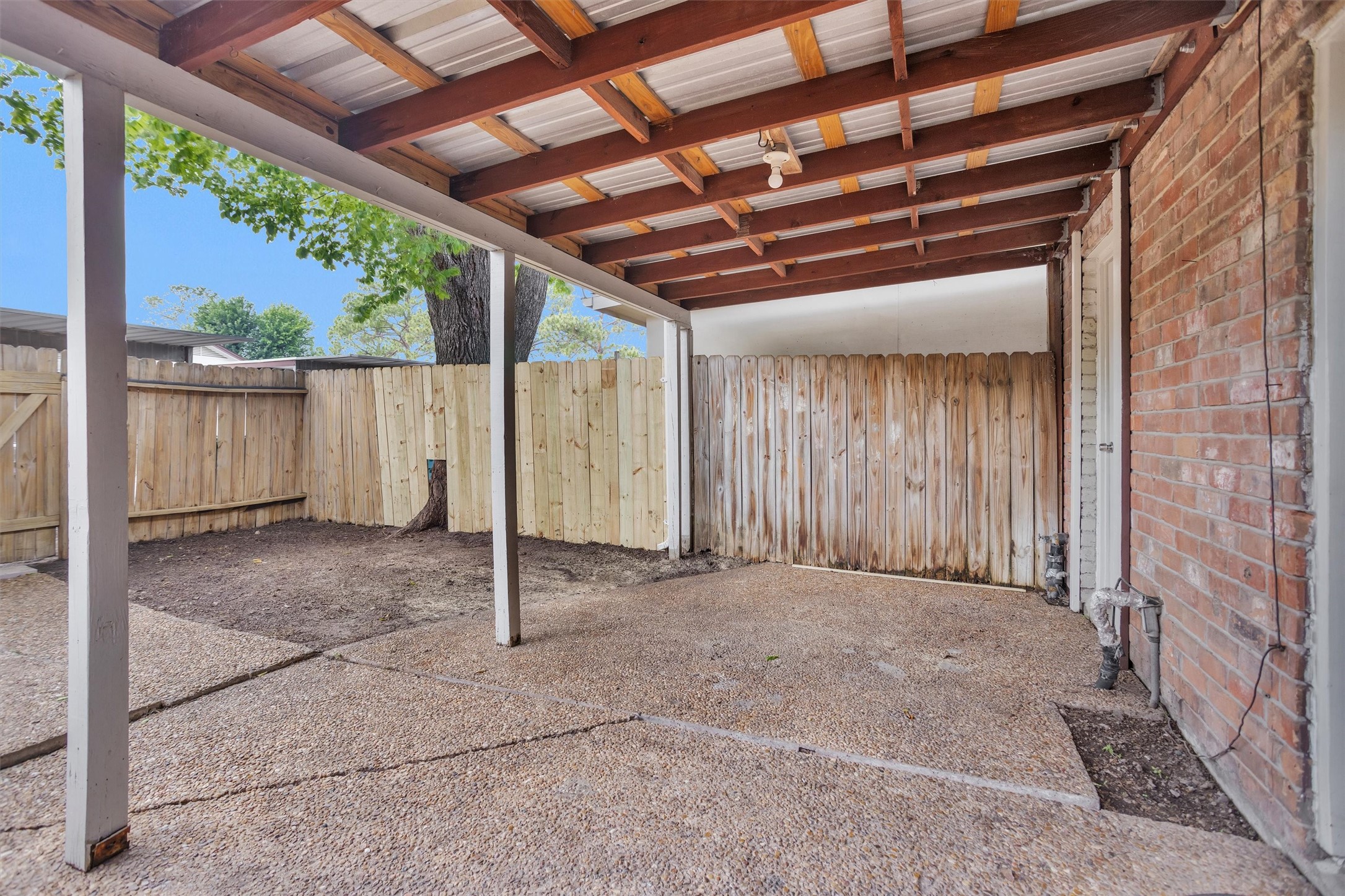 9541 Clanton Street Houston, TX 77080 - Photo 41 of 44 a view of a porch