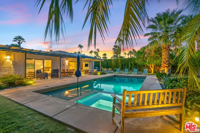 $1,150,000 | 544 North Tercero Circle, Palm Springs, CA 92262