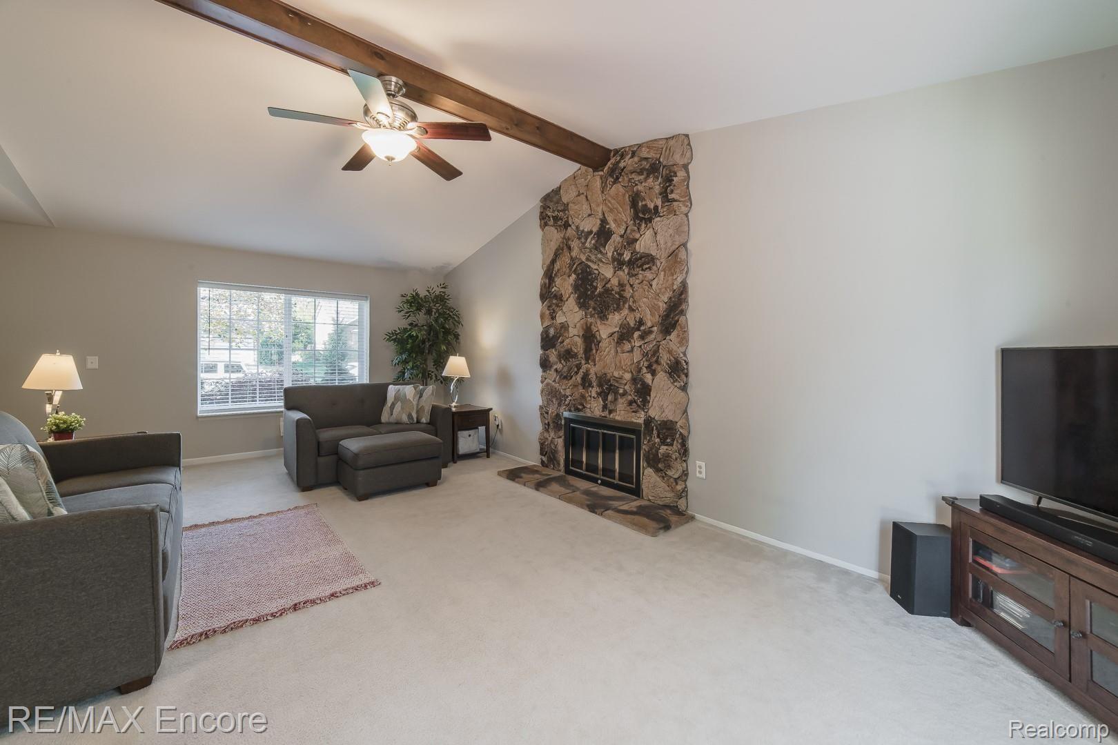 2025 Avonstoke Road Rochester, MI 48307 - Photo 17 of 47 2025 Avonstroke-9.jpg