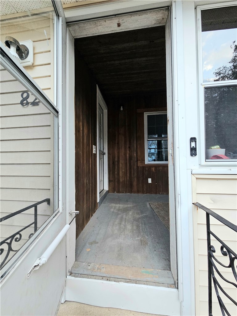 82 Wood Street Coventry, RI 02816 - Photo 2 of 28