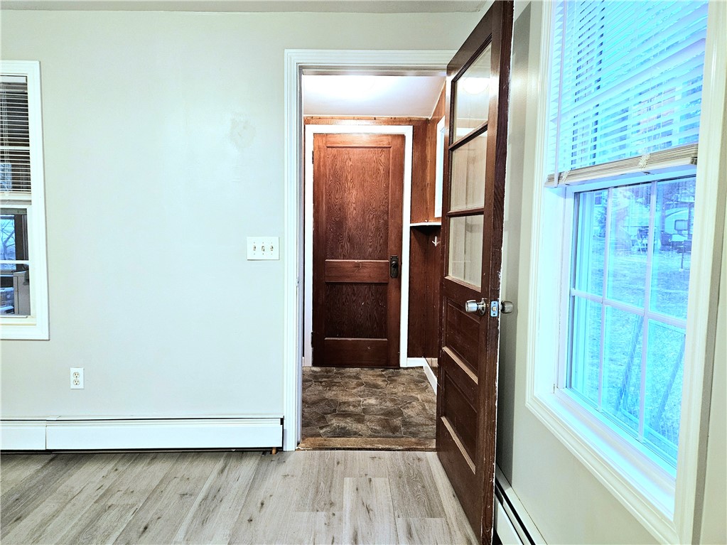 82 Wood Street Coventry, RI 02816 - Photo 3 of 28