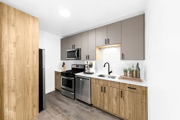 $1,975 | 6230 North Kenmore Avenue, Unit 505, Chicago, IL 60660