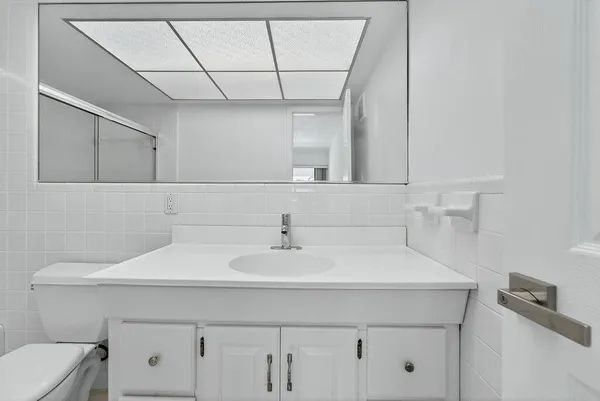 $215,000 | 331 Tequesta Drive, Unit 224, Tequesta, FL 33469