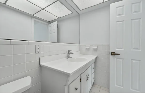 $215,000 | 331 Tequesta Drive, Unit 224, Tequesta, FL 33469