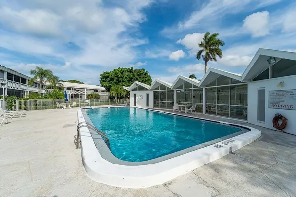 $215,000 | 331 Tequesta Drive, Unit 224, Tequesta, FL 33469