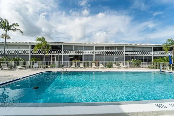 $215,000 | 331 Tequesta Drive, Unit 224, Tequesta, FL 33469