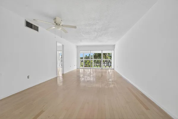 $215,000 | 331 Tequesta Drive, Unit 224, Tequesta, FL 33469