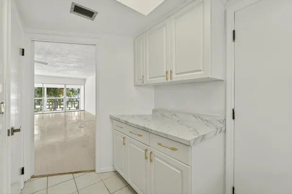 $215,000 | 331 Tequesta Drive, Unit 224, Tequesta, FL 33469