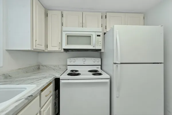 $215,000 | 331 Tequesta Drive, Unit 224, Tequesta, FL 33469