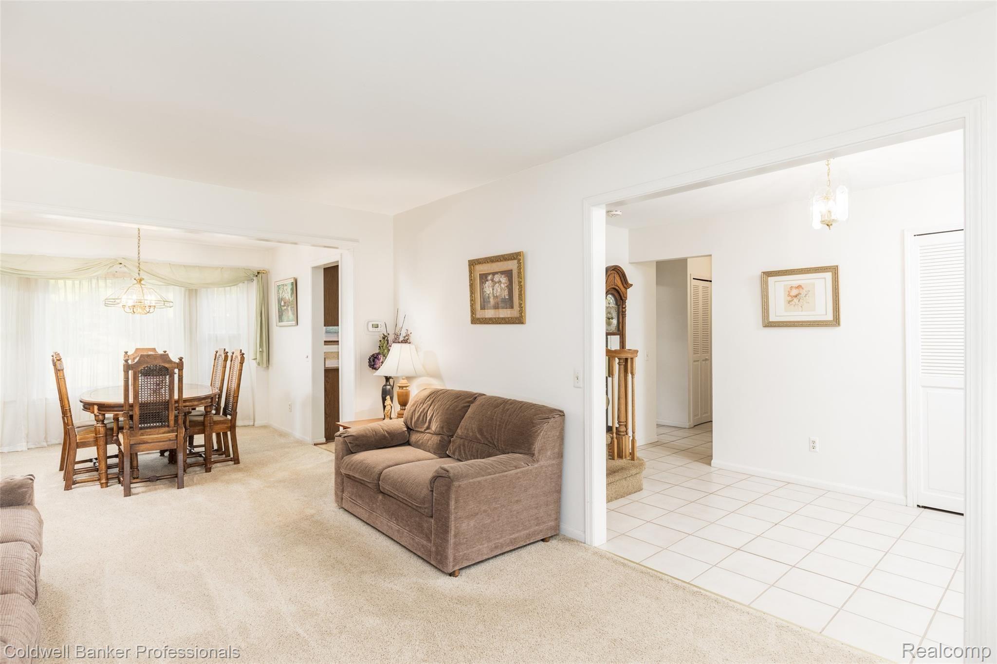 2840 Rhineberry-5.jpg
