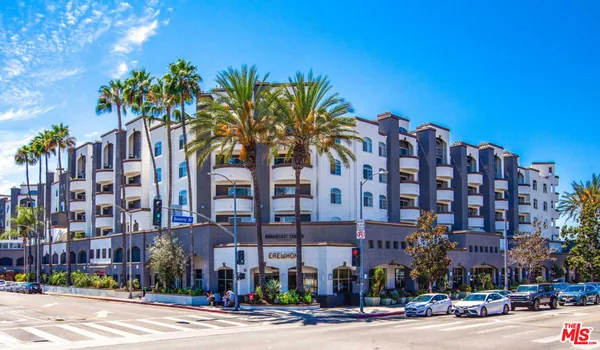 $3,782 | 7660 Beverly Boulevard, Unit 408, Los Angeles, CA 90036