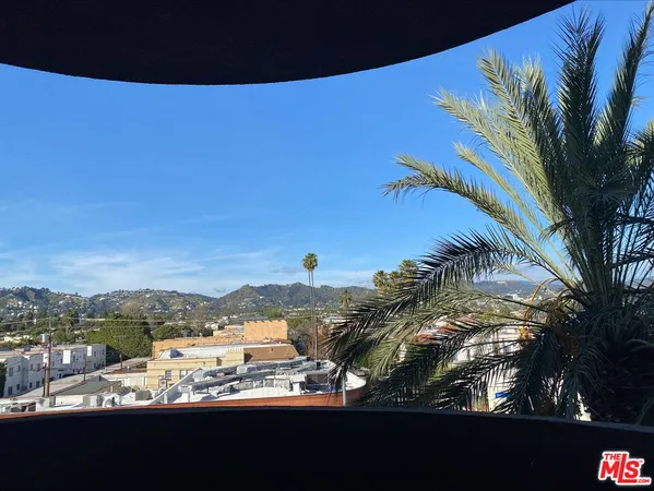 $3,782 | 7660 Beverly Boulevard, Unit 408, Los Angeles, CA 90036