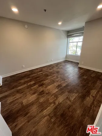 $3,782 | 7660 Beverly Boulevard, Unit 408, Los Angeles, CA 90036