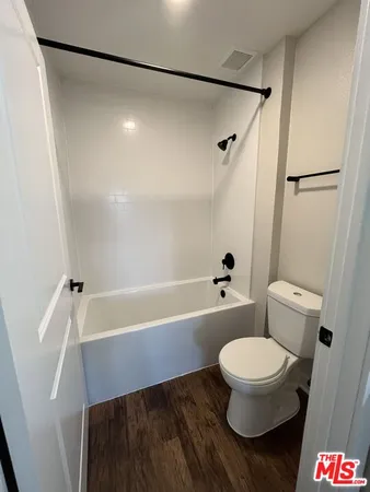 $3,782 | 7660 Beverly Boulevard, Unit 408, Los Angeles, CA 90036