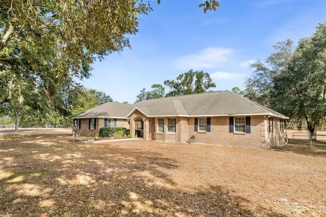 a view of a house with outdoor space