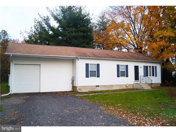 18 Meadow Road New Castle, DE 19720 - Photo 1 of 16 Exterior Front