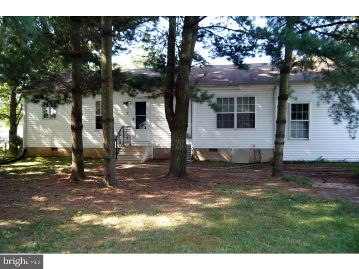18 Meadow Road New Castle, DE 19720 - Photo 14 of 16 Exterior Back