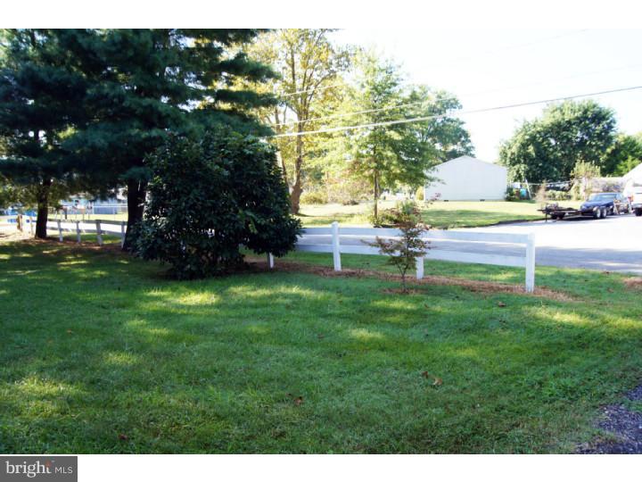 18 Meadow Road New Castle, DE 19720 - Photo 4 of 16 Exterior Front