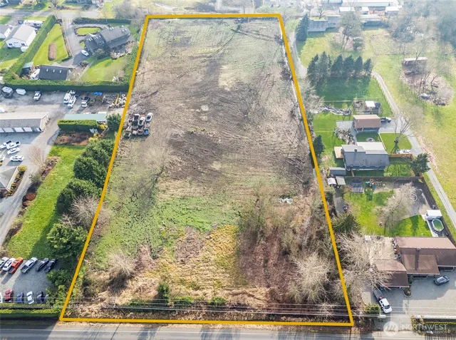 $850,000 | 11104 8th Street East, Puyallup, WA 98372