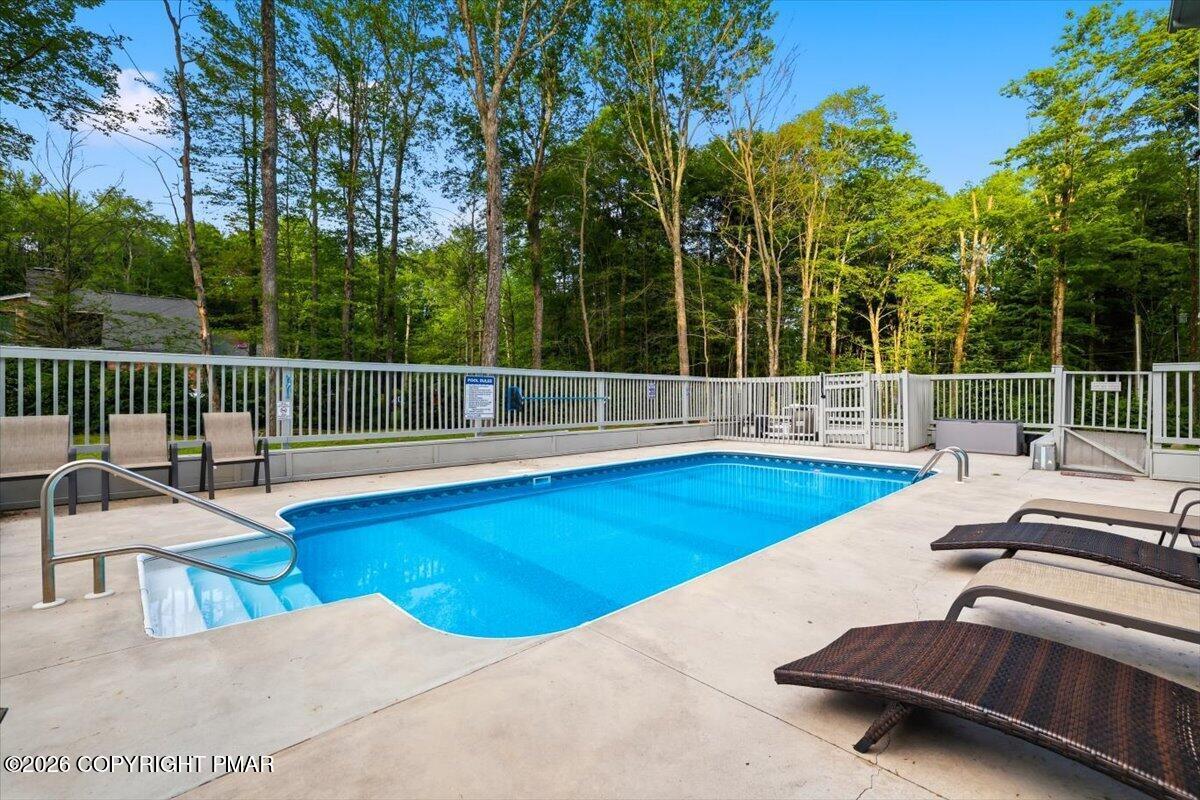 159 Robyn Lane Pocono Lake, PA 18347 - Photo 7 of 82 015-Photo-15