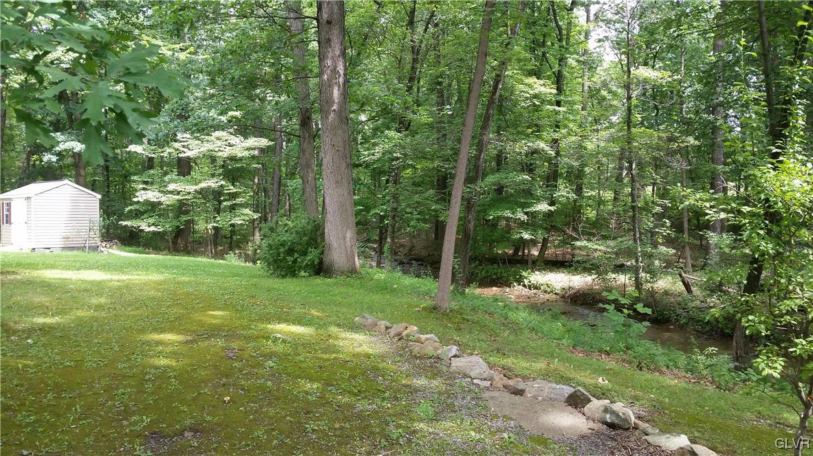 448 English Road Bath, PA 18014 - Photo 3 of 23