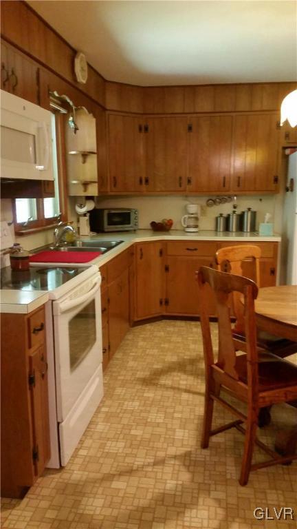 448 English Road Bath, PA 18014 - Photo 10 of 23