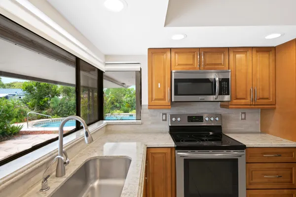 $4,600 | 8712 Southwest 52nd Street, Cooper City, FL 33328