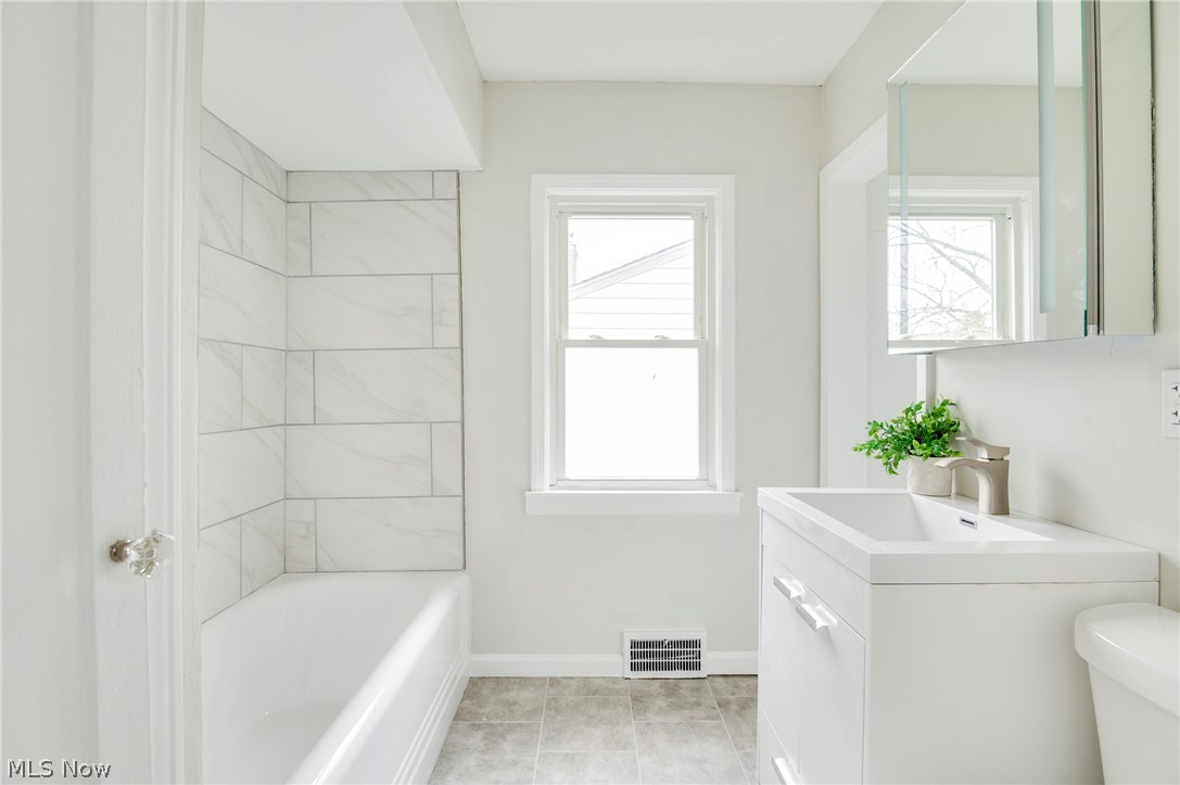 3562 Grosvenor Road Cleveland, OH 44118 - Photo 20 of 35 3562 Grosvenor Rd