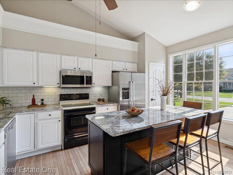 1510 Ford Court Rochester, MI 48306 - Photo 13 of 42