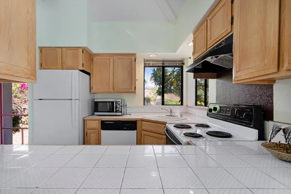 $1,850,000 | 2160 Kamehameha V Highway, Kaunakakai, HI 96748