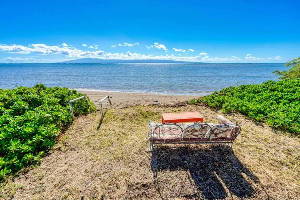 $1,850,000 | 2160 Kamehameha V Highway, Kaunakakai, HI 96748