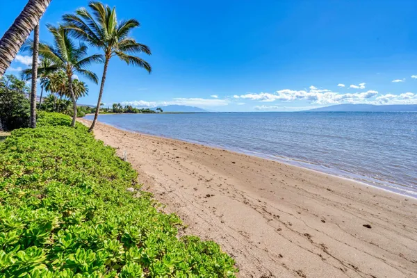$1,850,000 | 2160 Kamehameha V Highway, Kaunakakai, HI 96748