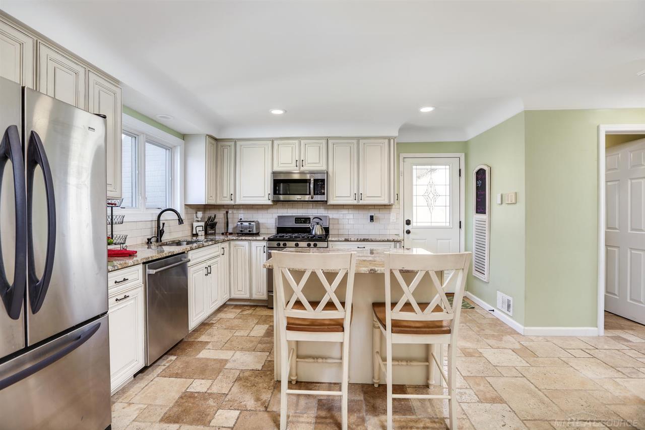 785 Bedford Road Grosse Pointe Park, MI 48230 - Photo 3 of 18