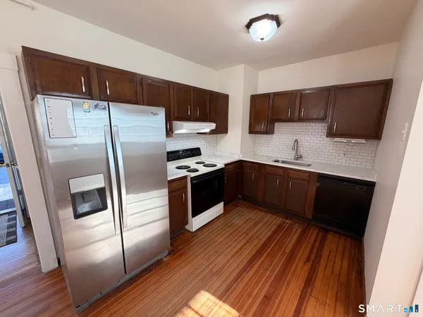 $2,400 | 10 Short Street, Manchester, CT 06040