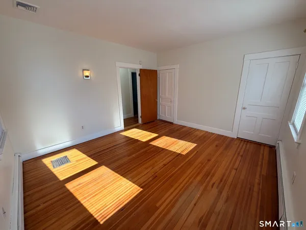 $2,400 | 10 Short Street, Manchester, CT 06040