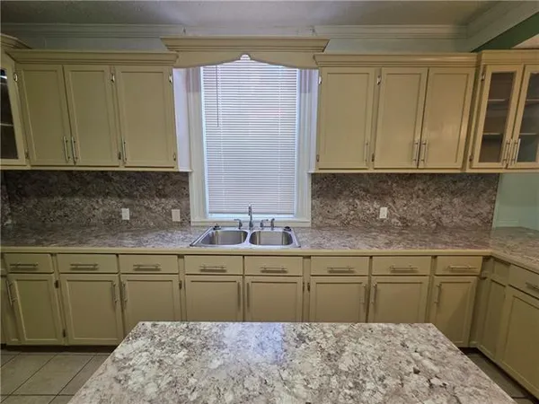 $1,600 | 1407 Magnolia Street, New Orleans, LA 70113