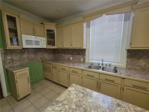 $1,600 | 1407 Magnolia Street, New Orleans, LA 70113