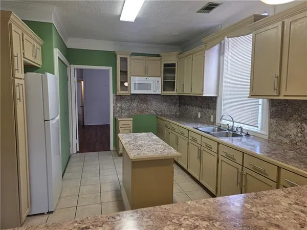 $1,600 | 1407 Magnolia Street, New Orleans, LA 70113