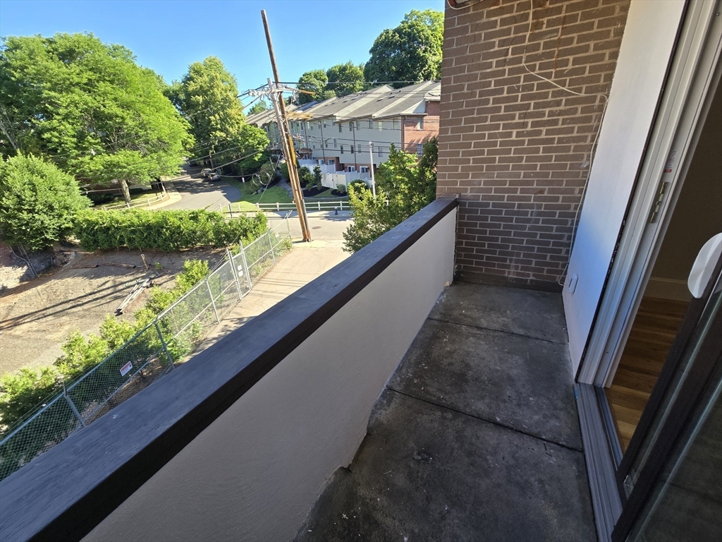 94 Beaconsfield Road, Unit 201 Brookline, MA 02445 - Photo 13 of 19
