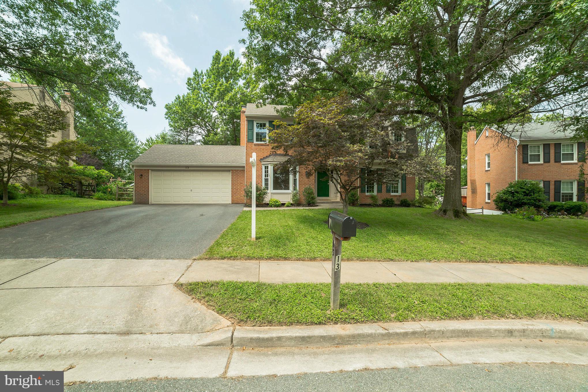 13 Thorburn Road Gaithersburg, MD 20878 - Photo 2 of 30 Exterior (Front)