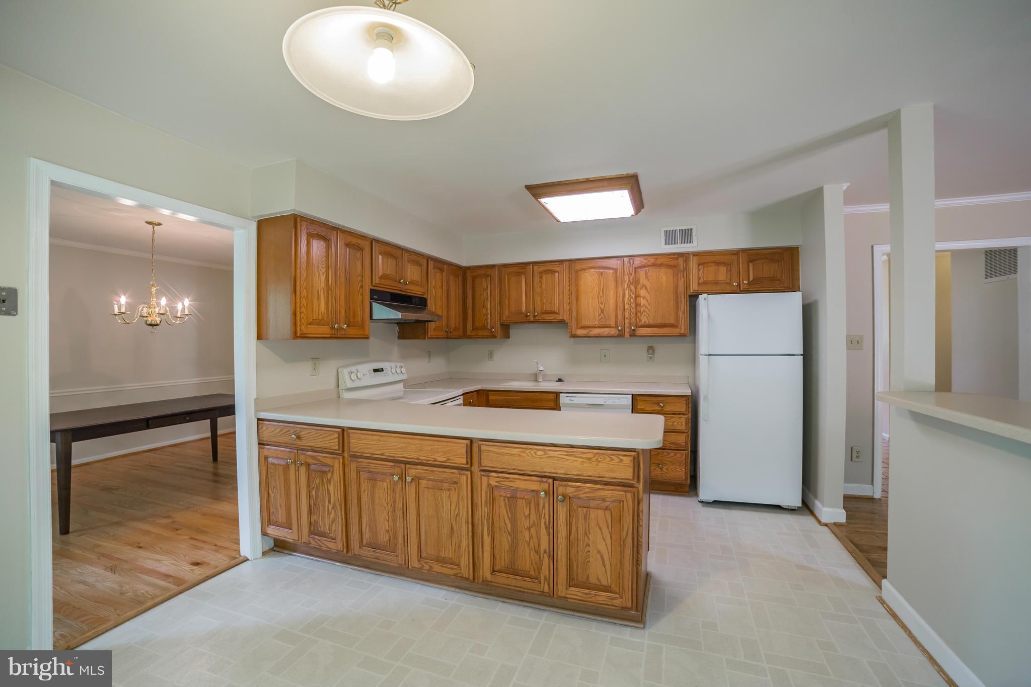 13 Thorburn Road Gaithersburg, MD 20878 - Photo 13 of 30 Kitchen