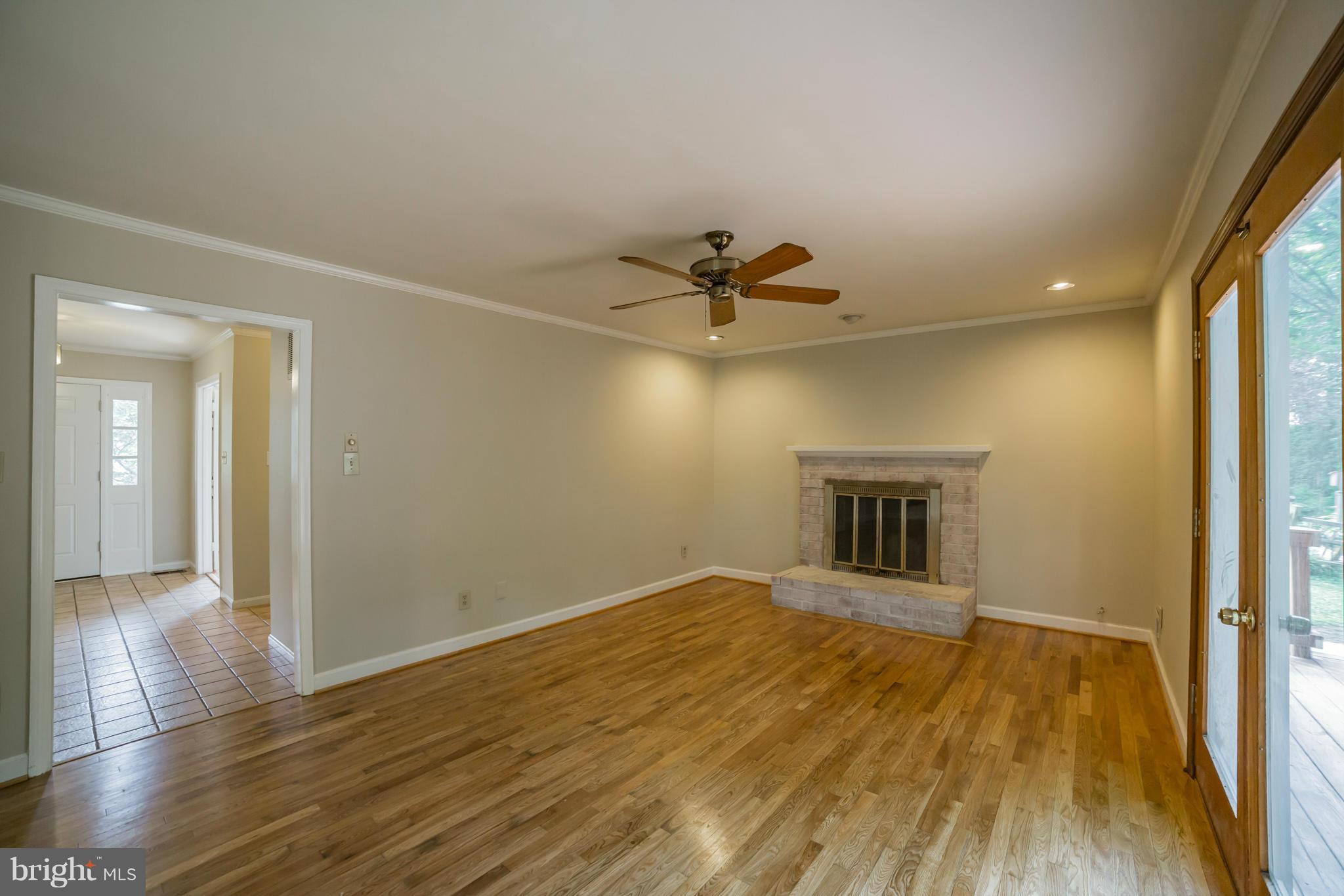 13 Thorburn Road Gaithersburg, MD 20878 - Photo 15 of 30 Family Room