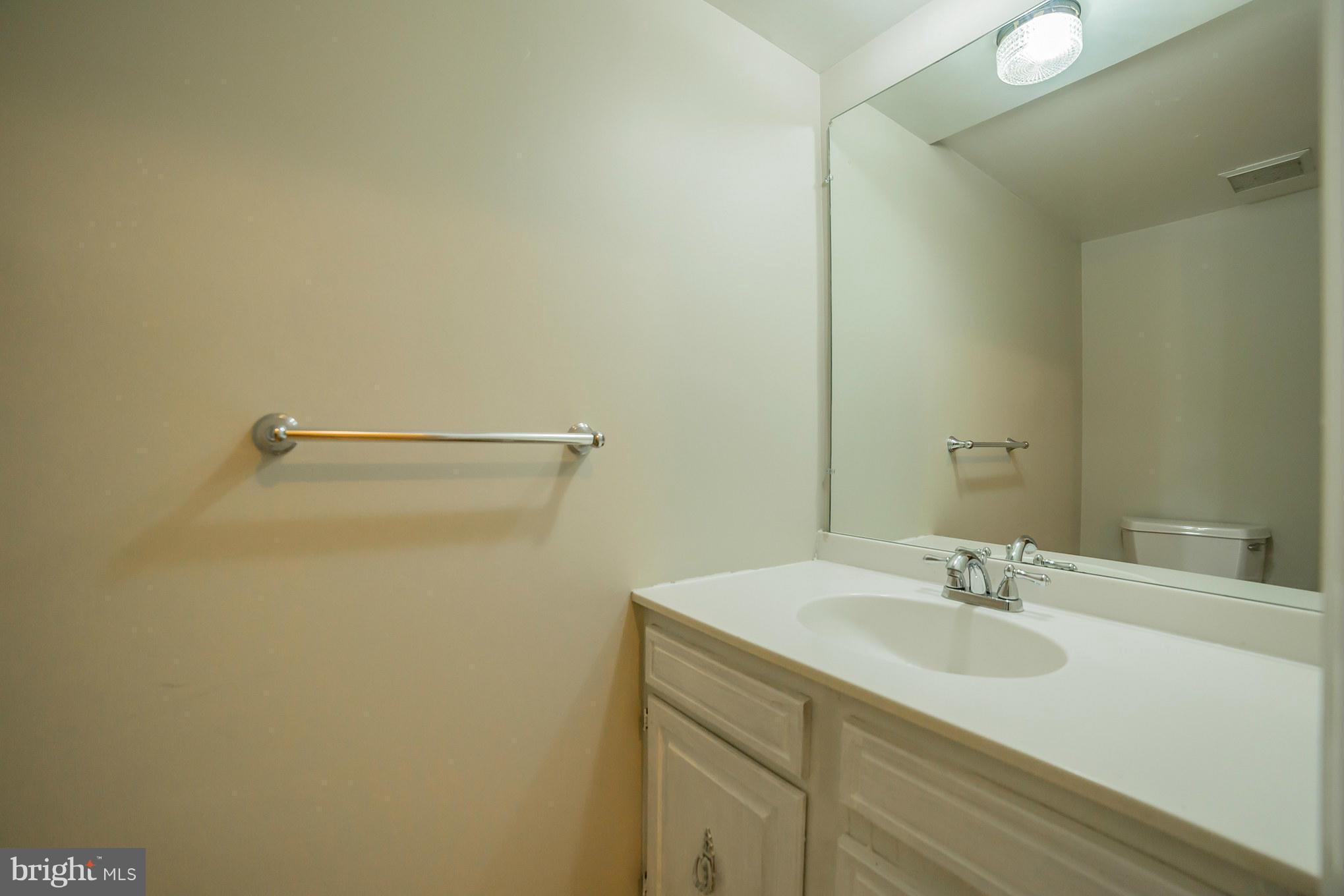 13 Thorburn Road Gaithersburg, MD 20878 - Photo 17 of 30 Bath