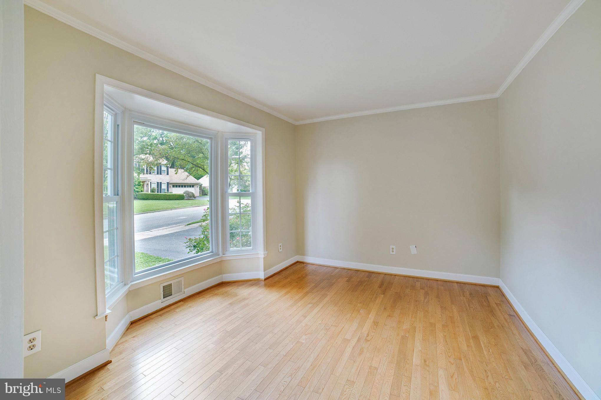 13 Thorburn Road Gaithersburg, MD 20878 - Photo 8 of 30 Family Room