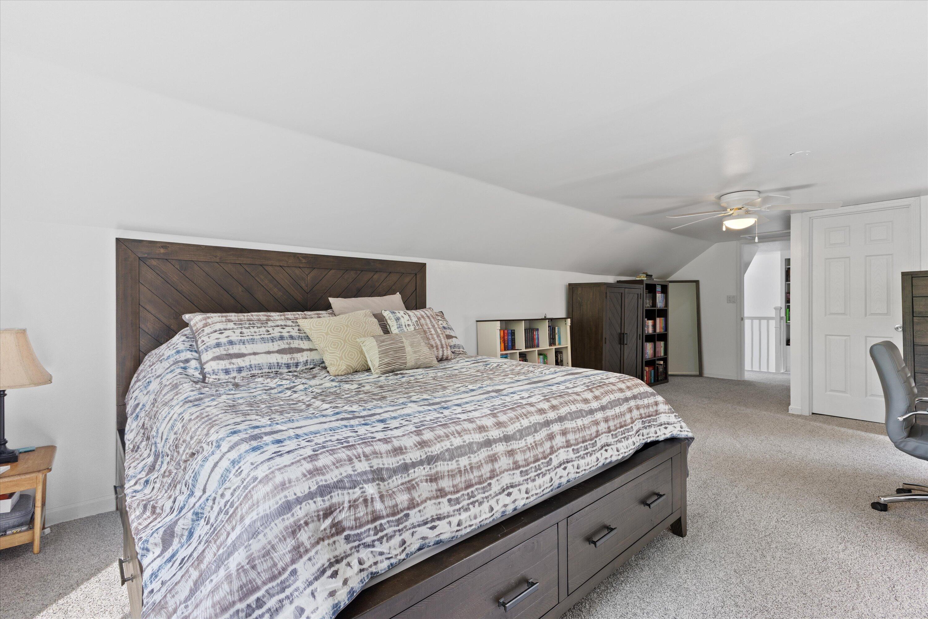 W244N4501 Swan Road Pewaukee, WI 53072 - Photo 21 of 43 Primary Bedroom